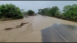 CNNE 919343 - inundaciones por iota afectan caminos en honduras