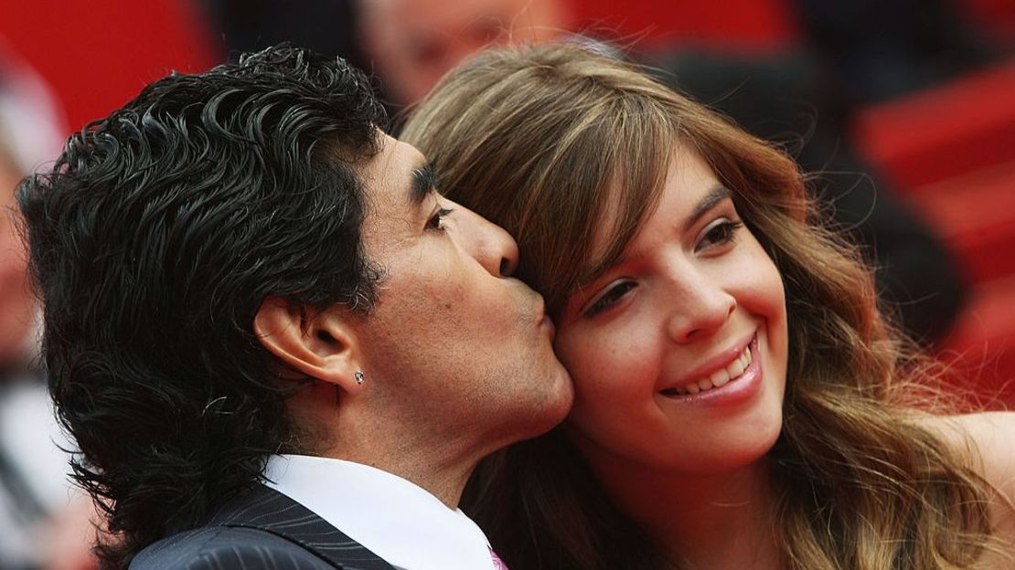 Dalma y Diego Maradona en Cannes en 2008.