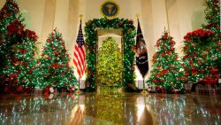 CNNE 923476 - 62 arboles, en ultima navidad de trump en la casa blanca