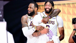 CNNE 925040 - los lakers invierten en sus figuras para el presente y el futuro