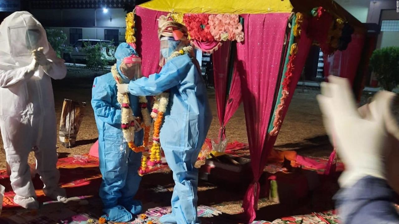 CNNE 926476 - mira esta boda en la india con trajes contra el covid-19