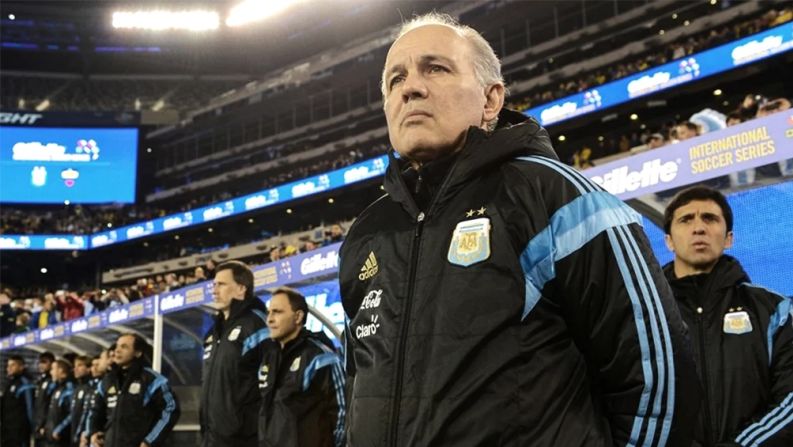 Alejandro Sabella, exdirector técnico de la selección argentina de fútbol, falleció el 8 de diciembre.