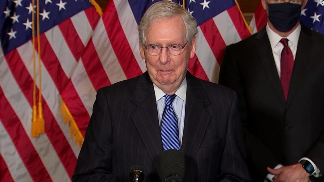 Mitch McConnell no está involucrado directamente en las conversaciones, pero su aceptación es esencial para lograr un trato, dice Manu Raju.