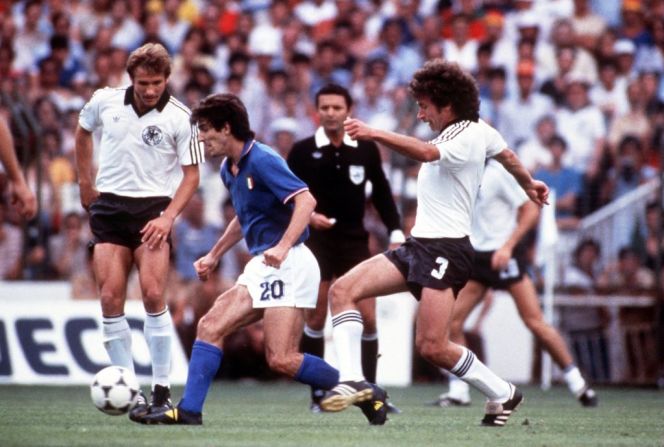 La leyenda del fútbol italiano Paolo Rossi murió el 9 de diciembre.