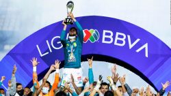 CNNE 928882 - liga mx- aficionados de leon celebran el titulo en tiempo de pandemia