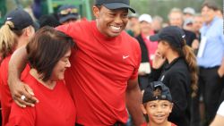 CNNE 930349 - tiger woods e hijo, juntos en un torneo