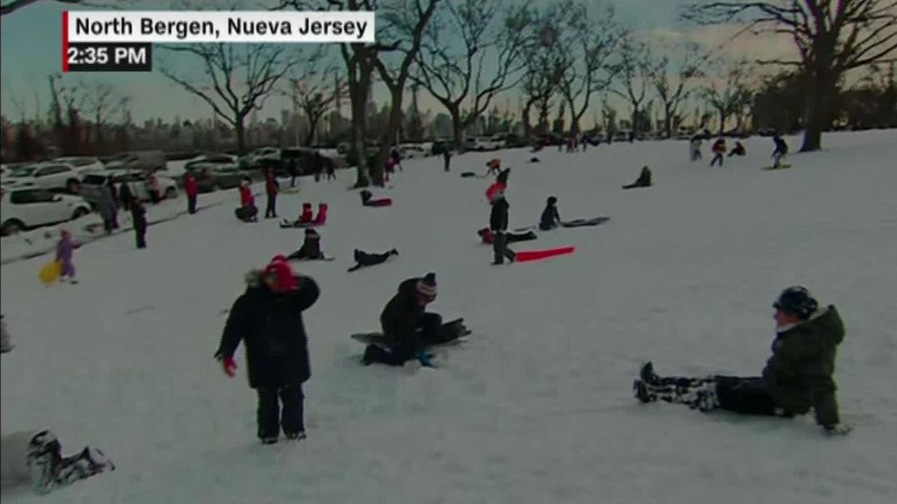 CNNE 930370 - la otra cara de la tormenta de nieve en nueva jersey