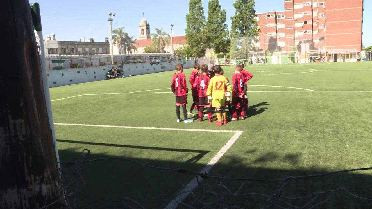 CNNE 930517 - baby futbol uruguay