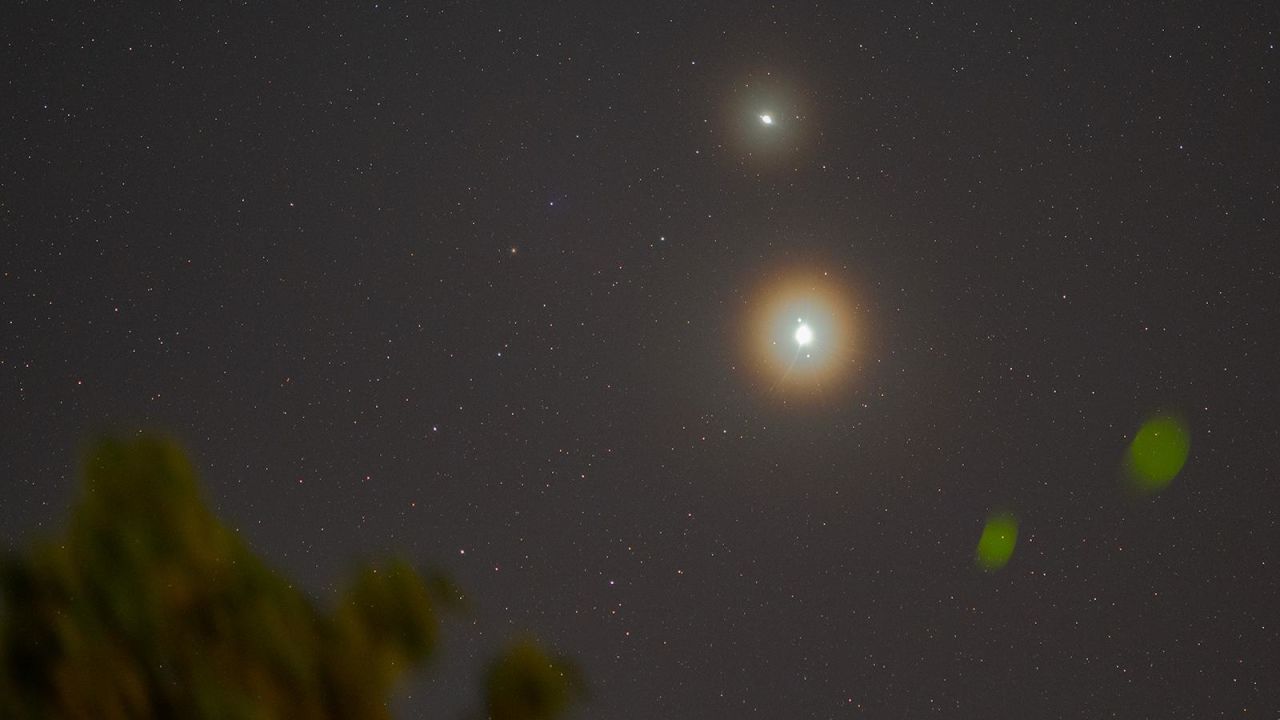 CNNE 932067 - fotografo mexicano capta "la estrella de la navidad" desde cancun