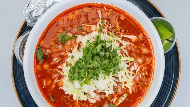 México — El pozole es una forma tradicional de comenzar una comida navideña mexicana.