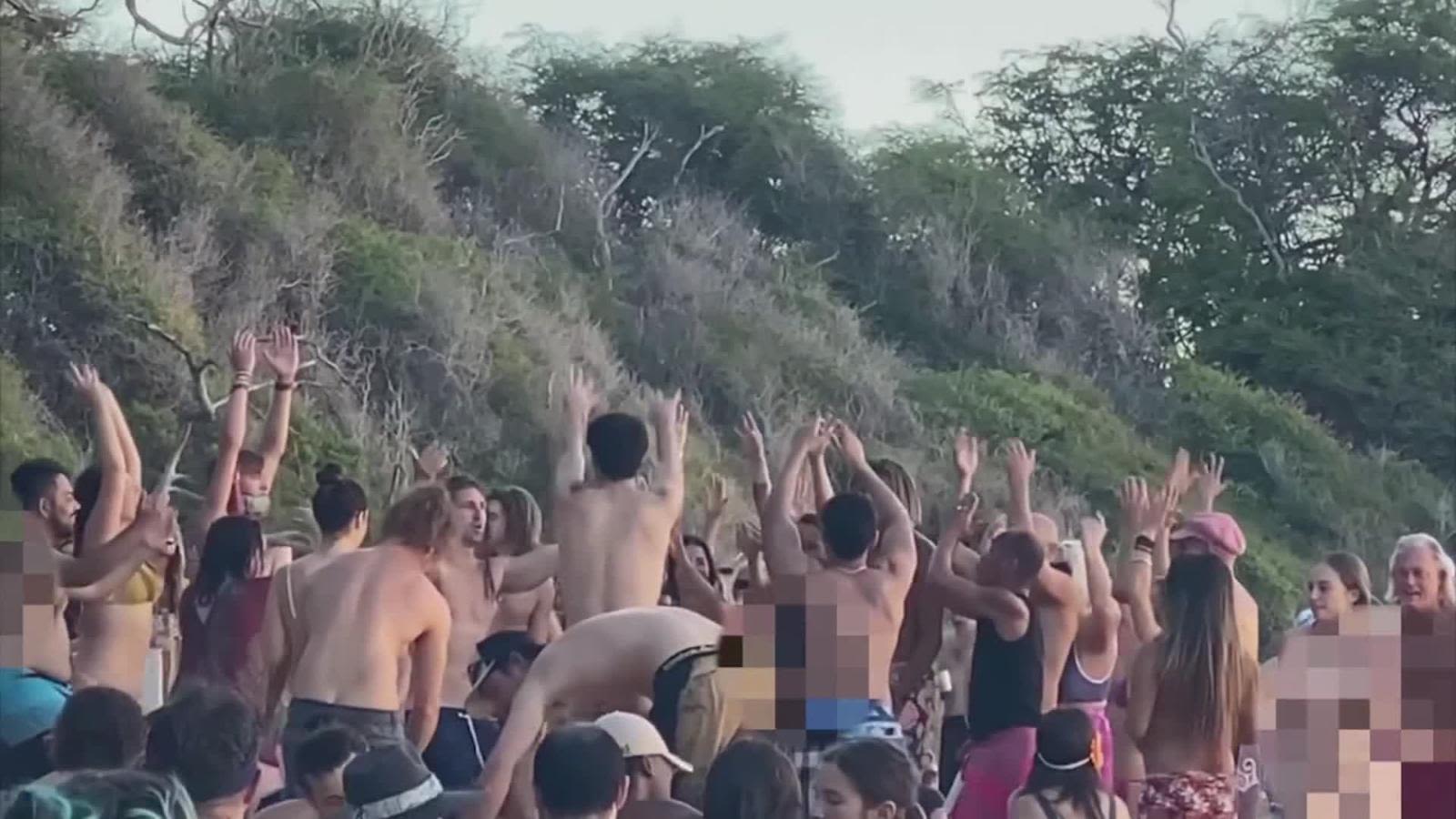 Cierran playa de Hawai por fiestas nudistas sin mascarillas