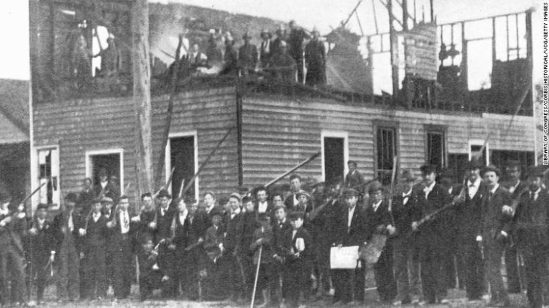 Las secuelas de los disturbios raciales de 1898 en Wilmington, Carolina del Norte, de la Biblioteca del Congreso.