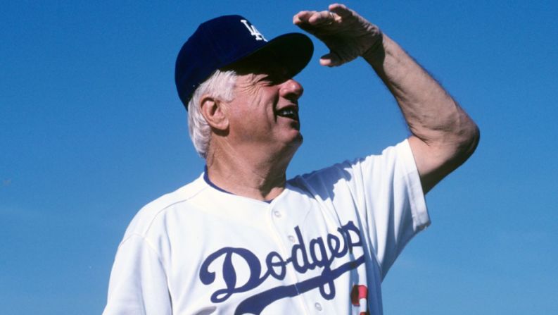 Tommy Lasorda, el legendario gerente de los Dodgers y quien pasó siete décadas en la organización, murió el 7 de enero de 2021. Tenía 93 años.
