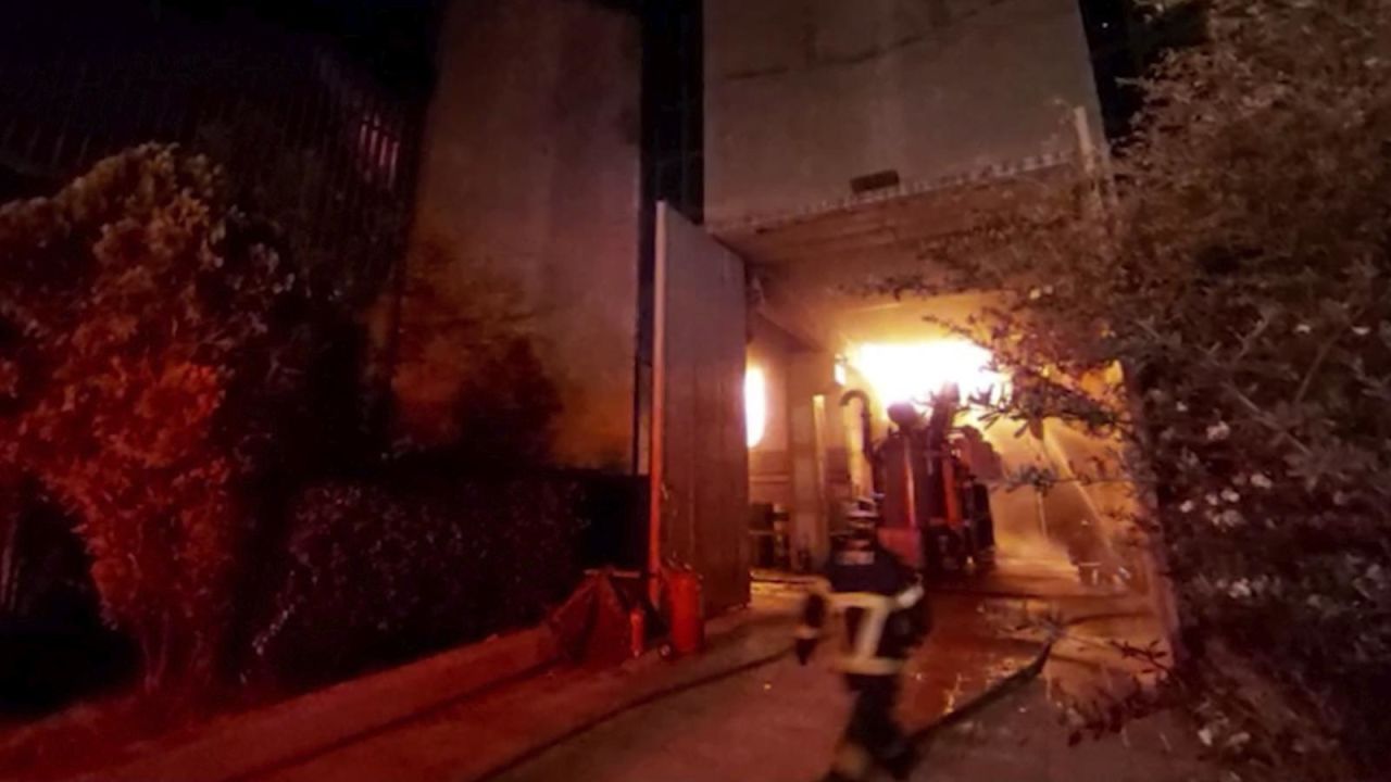 CNNE 937741 - un muerto tras incendio en el metro de ciudad de mexico