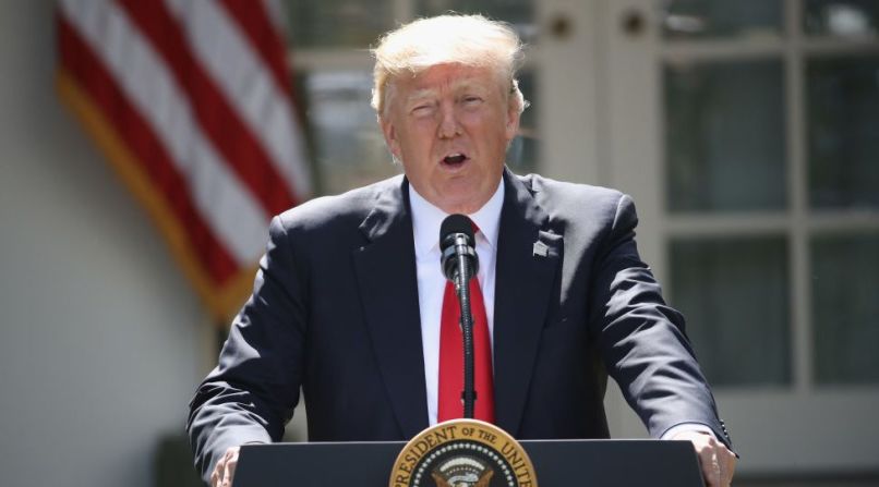 1 de junio de 2017: Adiós al Acuerdo de París. Trump anuncia su decisión de retirar a EE.UU. del histórico Acuerdo de París contra el calentamiento global y las emisiones de carbono. Hasta ese momento, solo dos naciones se habían negado a firmar el pacto.