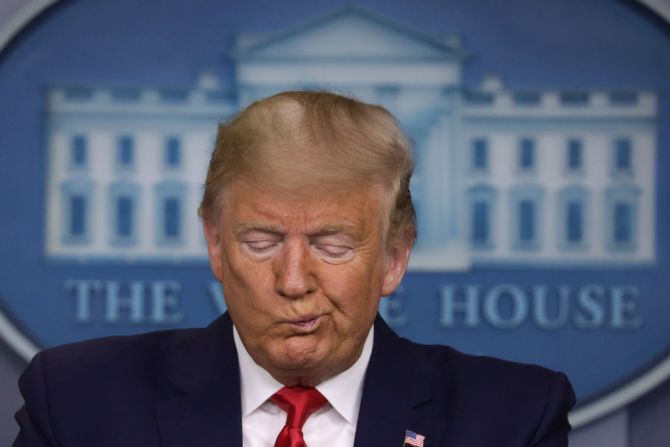 10 de febrero de 2020: "El coronavirus va a desaparecer". Estas serían las palabras que Trump repetiría a lo largo de la pandemia que ha devastado a EE.UU. La primera vez que lo dijo, el país registraba su primera muerte conocida por covid-19.