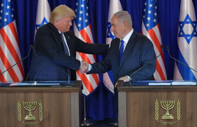 6 de diciembre de 2017: Trump reconoce a Jerusalén como la capital de Israel, en una decisión que no tiene precedentes. La imagen corresponde a una conferencia de prensa anterior que ofrecieron Trump y el primer ministro de Israel Benjamín Netanyahu en Jerusalem en mayo de 2017.