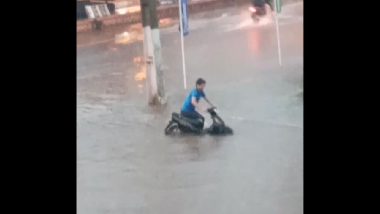 CNNE 941268 - paraguay inundada tras fuertes lluvias