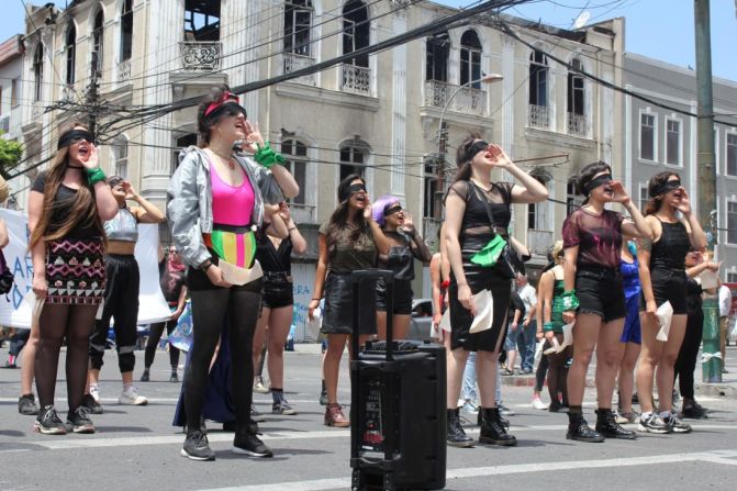 El premio Digital fue para el grupo de artes feministas Colectivo LASTESIS por su actuación de protesta contra la violencia sexual "Un violador en tu camino".