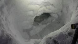 CNNE 941751 - construyo una cueva de nieve para sobrevivir en la montana