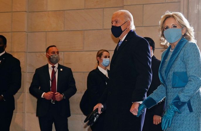 Los Biden llegan al Capitolio para la toma de posesión.