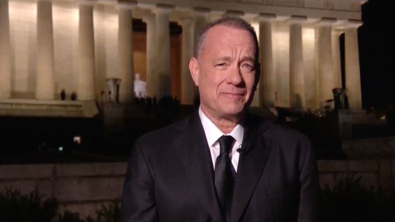 El programa especial en horario estelar de la toma de posesión, "Celebrando a Estados Unidos", fue presentado por Tom Hanks y se transmitió en vivo el 20 de enero.