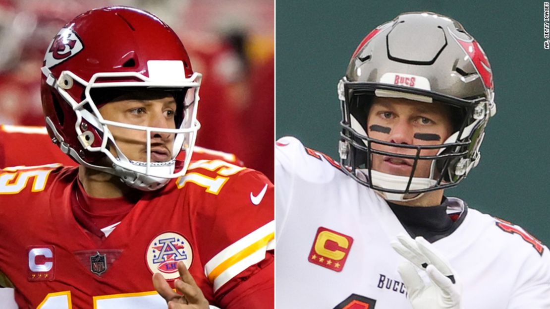 El mariscal de campo de los Kansas City Chiefs Patrick Mahomes (izquierda) y el mariscal de campo de los Tampa Bay Buccaneers Tom Brady se enfrentarán en el Super Bowl LV el domingo 7 de febrero.