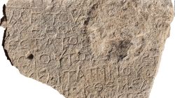 CNNE 944508 - hallan mensaje escrito hace 1-500 anos en una piedra