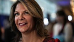 CNNE 944573 - los fieles a trump en arizona reeligen a kelli ward