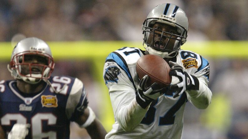 Pase más largo en un Super Bowl: el receptor abierto de Carolina Muhsin Muhammad atrapó un pase de anotación de 85 yardas que lanzó Jake Delhomme durante el Super Bowl XXXVIII en 2004.