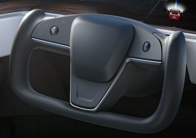 El volante del nuevo Tesla Model S tiene una forma de "U" que simplifica su apariencia para darle un aspecto más moderno que antes.