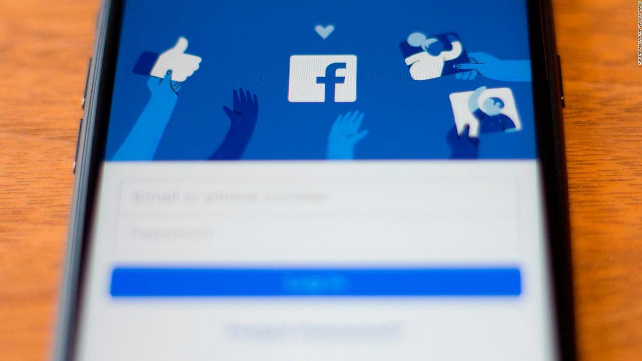 CNNE 946071 - facebook busca reducir el contenido politico