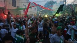 CNNE 947020 - aficion de palmeiras celebran haciendo caso omiso a la pandemia