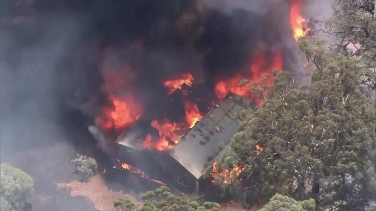 CNNE 947890 - incendios forestales azotan a australia