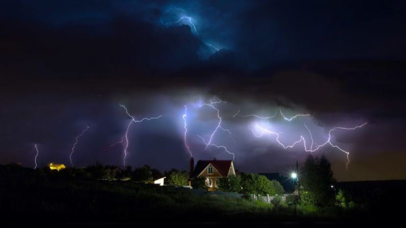Esta increíble tormenta la captó Alekseev en la región rusa de Tver.