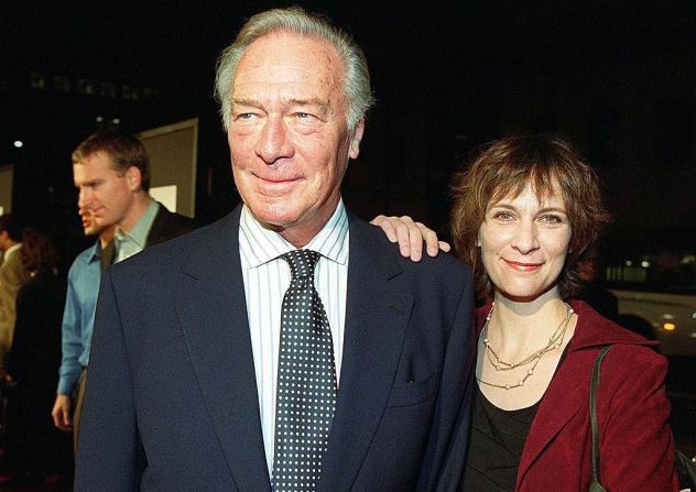 Christopher Plummer junto a su hija Amanda Plummer en el estreno de "The Insider" en 1999.