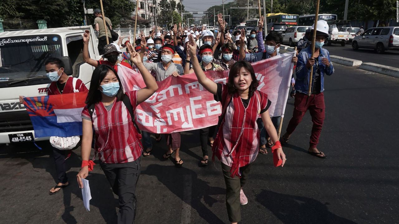 CNNE 950114 - manifestantes salen de nuevo a las calles de myanmar