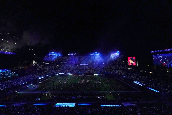 Una vista del Estadio Raymond James durante el espectáculo. David J. Phillip / AP