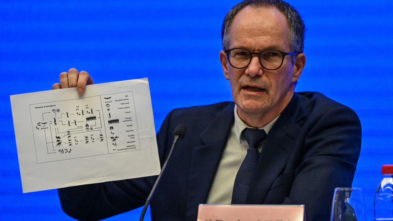 TOPSHOT - Peter Ben Embarek speaks during a press conference to wrap up a visit by an international team of experts from the World Health Organization (WHO) in the city of Wuhan, in China's Hubei province on February 9, 2021. (Photo by Hector RETAMAL / AFP)