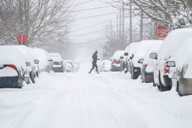 El 15 de febrero, gran parte de Estados Unidos estuvo ante una tormenta invernal "sin precedentes". El aire gélido del Ártico ha hecho caer las temperaturas, cancelando cientos de vuelos y dejando a millones sin electricidad.