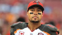 CNNE 954449 - investigan muerte del exjugador de la nfl vincent jackson