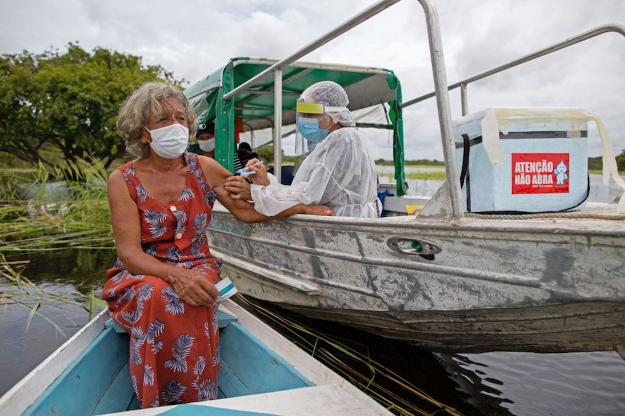 CNNE 955306 - topshot-brazil-health-virus-vaccine