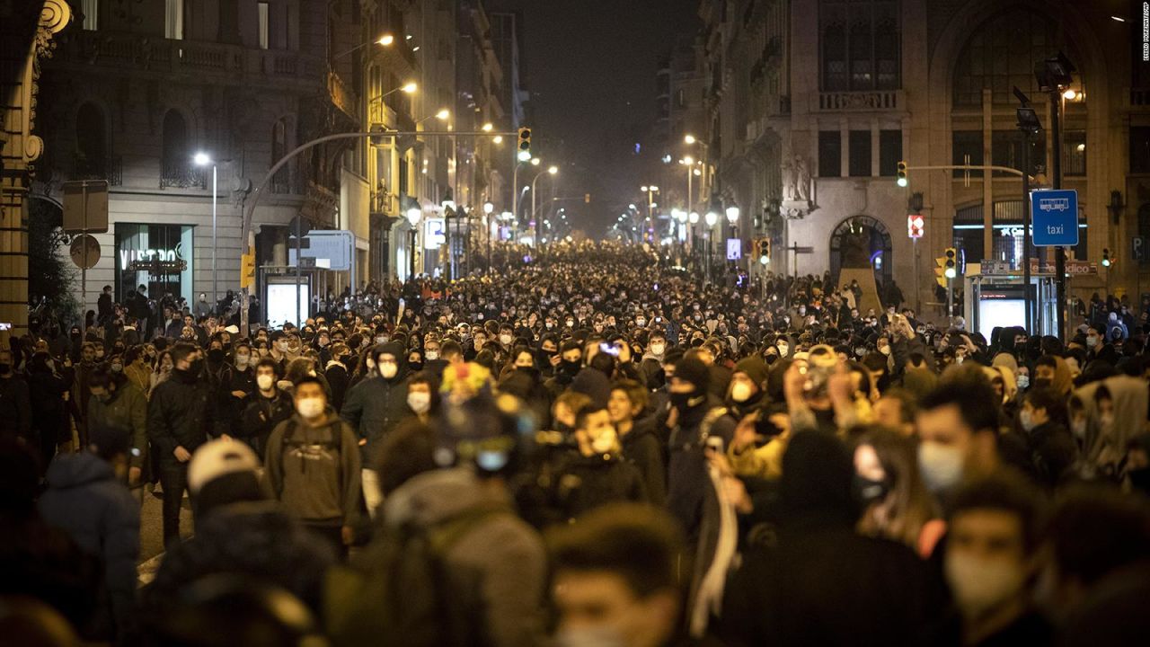 CNNE 956517 - siguen las protestas por detencion de pablo hasel