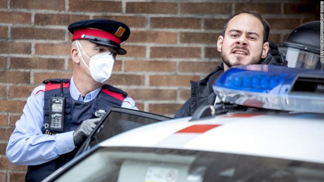 El rapero Pablo Hasél fue detenido por policías en la Universidad de Lleida este martes.