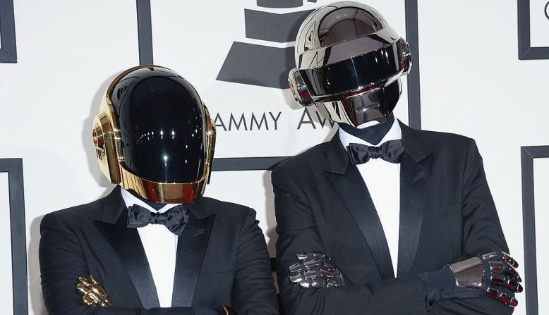 A Daft Punk se le atribuye el mérito de llevar la escena francesa del house underground a las listas de éxitos.
