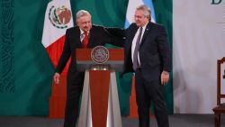 CNNE 957825 - amlo, fernandez y slim estrechan lazos por las vacunas