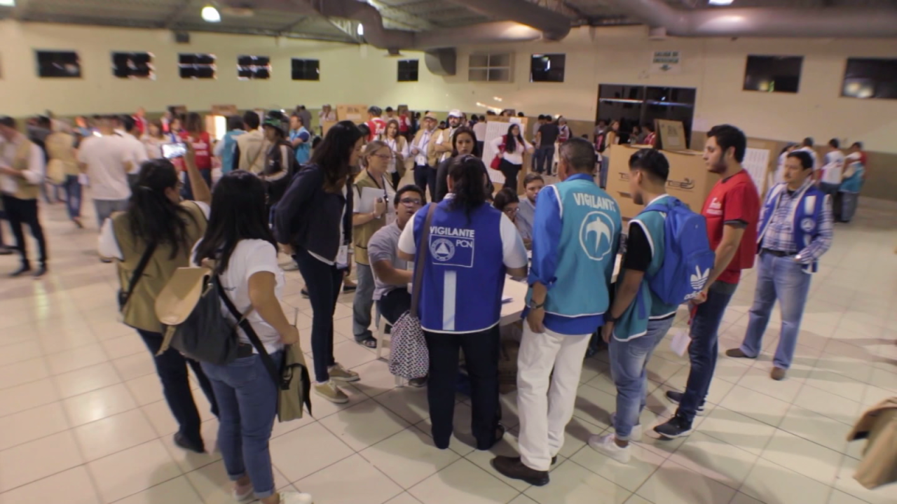 CNNE 959465 - el salvador celebra eleccion legislativa clave para bukele