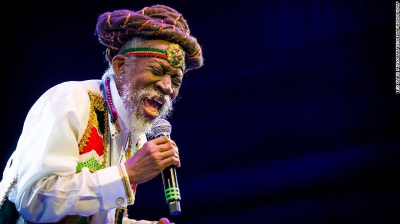 El pionero de la música reggae Neville "Bunny Wailer" Livingston murió a los 73 años, dijo el ministro de Cultura, Género, Entretenimiento y Deporte de Jamaica en un comunicado el 2 de marzo.
