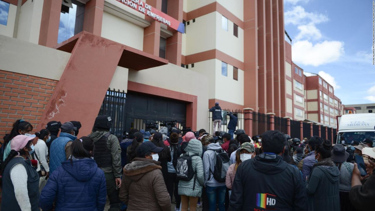 CNNE 961393 - investigan el accidente mortal en universidad en bolivia