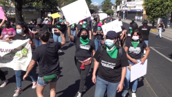 CNNE 962821 - marchas en el salvador previas al dia de la mujer